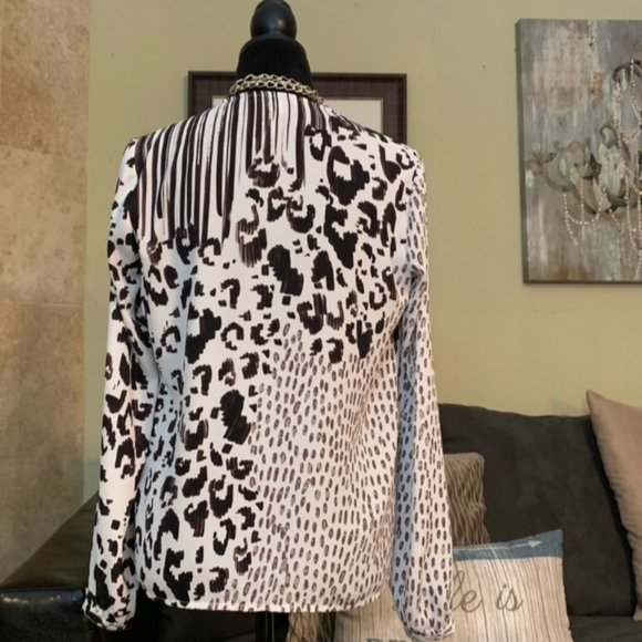 CABI | Long Sleeve Mixed Prints Surplice Blouse - Picture 5 of 5